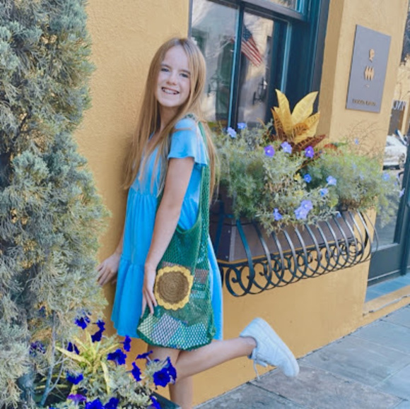 Meet your Posher, Ava - Picture 1 of 1